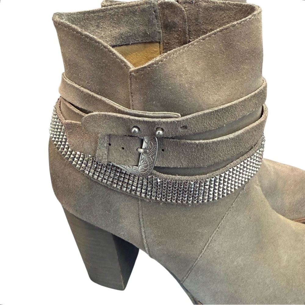 Nine-West Zaza Gray Suede Buckled Western Ankle-Boots - Picture 11 of 16